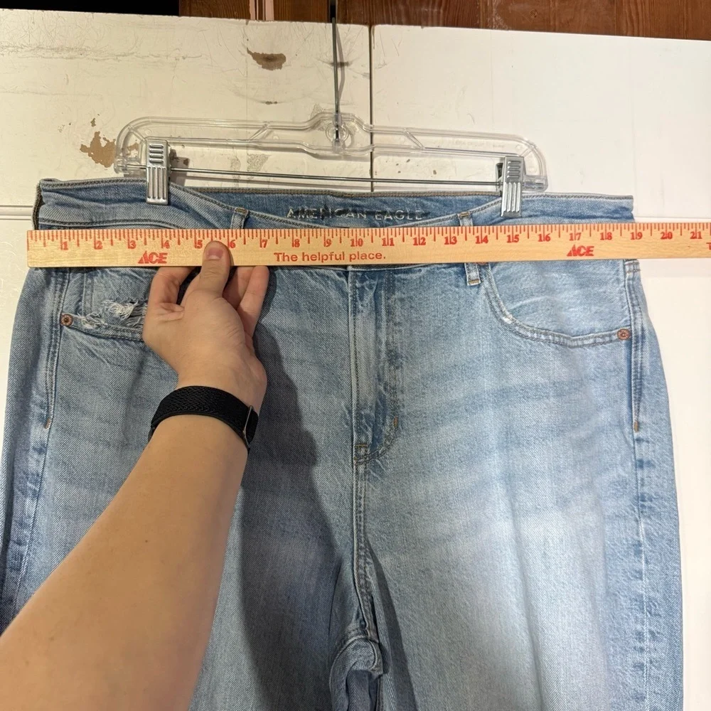 American Eagle 90's Bootcut Jeans Distressing Ripped Knees Size 18 Lighter Blue - Picture 4 of 12